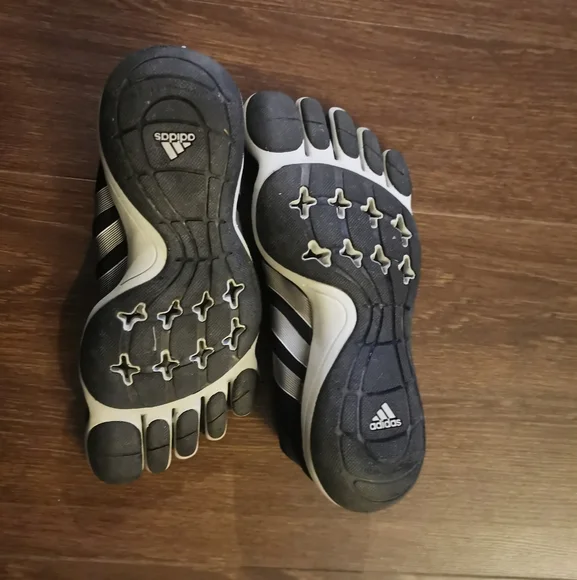 ADIDAS Toe Shoes - Picture 3 of 4